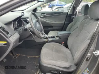 2013 Hyundai Sonata GLS z VIN 5NPEB4AC3DH811185, wystawiony jako Copart lot #58635775 z przebiegiem 153 263 mil mil oraz Czysty tytuł • Clean title. Historia ofert i sprzedaży dostępna na DreamBid. Obrazek 7.