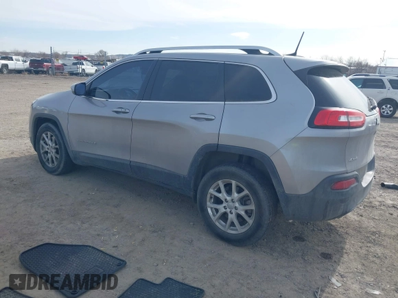 2017 Jeep Cherokee Latitude z VIN 1C4PJMCB0HD213955, wystawiony jako IAAI lot #41772383 z przebiegiem 88 964 mil mil oraz . Historia ofert i sprzedaży dostępna na DreamBid. Obrazek 3.