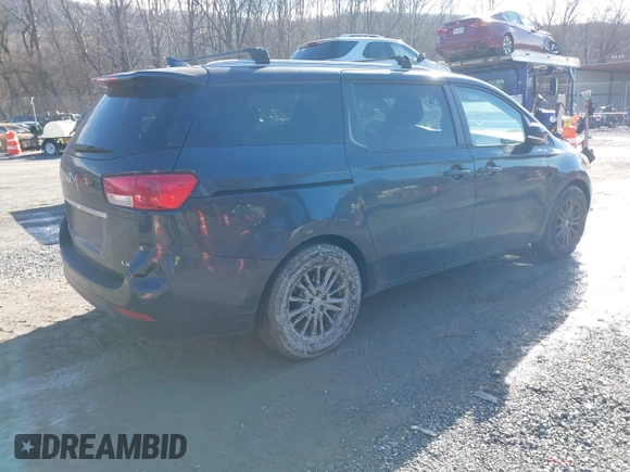 2016 Kia Sedona LX with VIN KNDMB5C17G6083740, listed as a IAAI auction lot 41553959 with 209,536 mi miles. Bid and sale history available at carsss.com. Image 4.