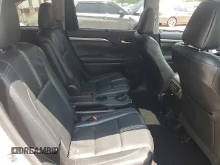 2018 Toyota Highlander SE with VIN 5TDJZRFH9JS559055, listed as a Copart auction lot 60197655 with 114,752 mi miles and Salvage title. Bid and sale history available at DreamBid. Image 11.