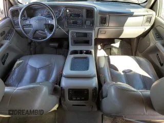 2005 Chevrolet Avalanche Z71 with VIN 3GNEK12Z75G211286, listed as a Copart auction lot 76143034 with 433,502 mi miles and Salvage Title. Bid and sale history available at DreamBid. Image 8.