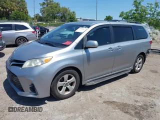 2018 Toyota Sienna LE Auto Access Seat with VIN 5TDKZ3DC0JS940186, listed as a IAAI auction lot 41991827 with 80,071 mi miles and . Bid and sale history available at DreamBid. Image 18.