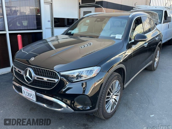 2024 Mercedes-Benz GLC 300 z VIN W1NKM4HB4RF130005, wystawiony jako IAAI lot #42165308 z przebiegiem 10 620 mil mil oraz . Historia ofert i sprzedaży dostępna na DreamBid. Obrazek 1.