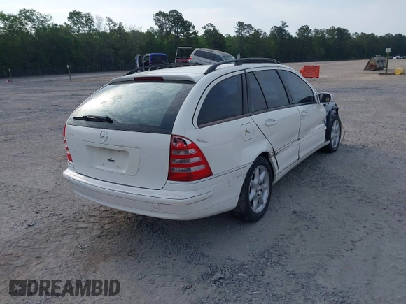 2004 Mercedes-Benz C 240 z VIN WDBRH61J94F511752, wystawiony jako IAAI lot #42100396 z przebiegiem 217 183 mil mil oraz . Historia ofert i sprzedaży dostępna na DreamBid. Obrazek 4.