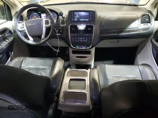 2014 Chrysler Town & Country Touring z VIN 2C4RC1BG5ER326758, wystawiony jako Copart lot #48863395 z przebiegiem 203 552 mil mil oraz Szkoda całkowita • Salvage title. Historia ofert i sprzedaży dostępna na DreamBid. Obrazek 8.
