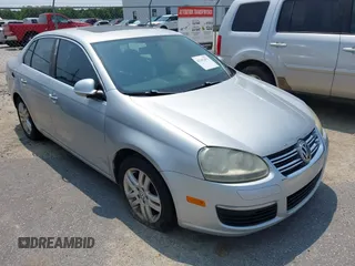 2007 Volkswagen Jetta 2.5 с VIN 3VWSF71K97M093153, выставлен на аукционе IAAI как лот 42392471 с пробегом 228 039 миль миль и . История ставок и продаж доступна на DreamBid. Изображение 1.