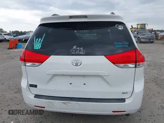 2011 Toyota Sienna XLE AAS with VIN 5TDYK3DC3BS161414, listed as a IAAI auction lot 41124705 with 167,364 mi miles. Bid and sale history available at carsss.com. Image 16.
