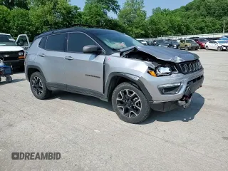2019 Jeep Compass Trailhawk z VIN 3C4NJDDB2KT667874, wystawiony jako Copart lot #60784475 z przebiegiem 82 426 mil mil oraz Szkoda całkowita • Salvage title. Historia ofert i sprzedaży dostępna na DreamBid. Obrazek 14.