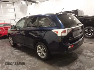 2014 Mitsubishi Outlander SE z VIN JA4AZ3A3XEZ002226, wystawiony jako IAAI lot #41701467 z przebiegiem 151 894 mil mil oraz . Historia ofert i sprzedaży dostępna na DreamBid. Obrazek 3.