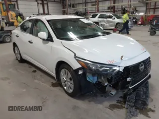 2024 Nissan Sentra S z VIN 3N1AB8BV9RY230213, wystawiony jako IAAI lot #41622362 z przebiegiem 31 060 mil mil oraz . Historia ofert i sprzedaży dostępna na DreamBid. Obrazek 1.