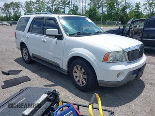 2003 Lincoln Navigator Luxury z VIN 5LMFU28R93LJ42484, wystawiony jako IAAI lot #42375656 z przebiegiem 320 701 mil mil oraz . Historia ofert i sprzedaży dostępna na DreamBid. Obrazek 1.