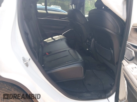 2024 Jeep Grand Cherokee с VIN 1C4RJYB60R8518323, выставлен на аукционе IAAI как лот 42462599 с пробегом 56 463 миль миль и . История ставок и продаж доступна на DreamBid. Изображение 8.