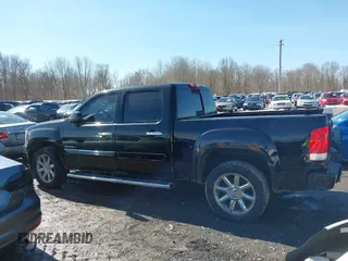 2013 GMC Sierra 1500 Denali z VIN 3GTP2XE24DG337445, wystawiony jako IAAI lot #41666850 z przebiegiem 177 092 mil mil oraz . Historia ofert i sprzedaży dostępna na DreamBid. Obrazek 15.