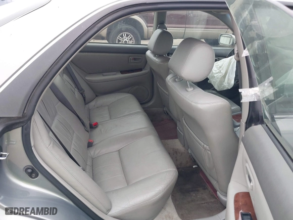 2001 Lexus ES 300 with VIN JT8BF28G210304595, listed as a IAAI auction lot 41885816 with 266,853 mi miles. Bid and sale history available at carsss.com. Image 8.