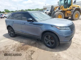2018 Land Rover Range Rover Velar S z VIN SALYB2RN4JA744079, wystawiony jako IAAI lot #42392868 z przebiegiem 87 313 mil mil oraz . Historia ofert i sprzedaży dostępna na DreamBid. Obrazek 1.