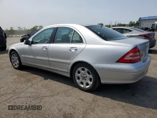 2005 Mercedes-Benz C 240 z VIN WDBRF81J75F604725, wystawiony jako Copart lot #59371735 z przebiegiem 120 834 mil mil oraz Szkoda całkowita • Salvage title. Historia ofert i sprzedaży dostępna na DreamBid. Obrazek 2.