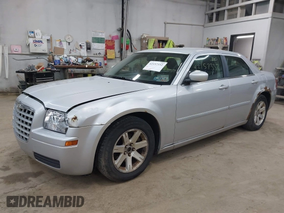 2006 Chrysler 300 with VIN 2C3LA43R06H417610, listed as a IAAI auction lot 42157332 with 202,364 mi miles and . Bid and sale history available at DreamBid. Image 2.