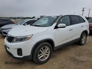 2014 Kia Sorento LX z VIN 5XYKT3A62EG533036, wystawiony jako Copart lot #55515895 z przebiegiem 157 894 mil mil oraz Szkody całkowita. Historia ofert i sprzedaży dostępna na DreamBid. Obrazek 1.