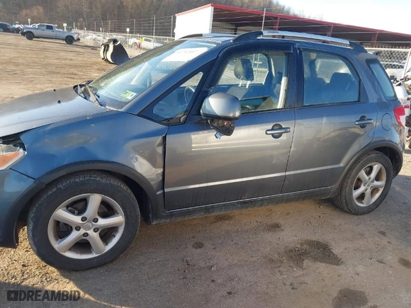 2008 Suzuki SX4 with VIN JS2YB417185102945, listed as a IAAI auction lot 41752107 with 164,656 mi miles. Bid and sale history available at carsss.com. Image 14.