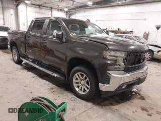 2021 Chevrolet Silverado 1500 LT z VIN 1GCUYDED0MZ230734, wystawiony jako IAAI lot #41540709 z przebiegiem 135 192 mil mil oraz . Historia ofert i sprzedaży dostępna na DreamBid. Obrazek 1.