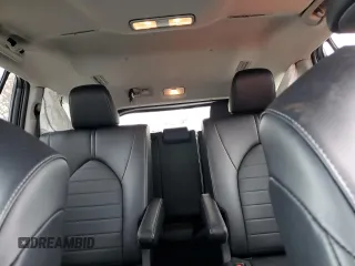 2024 Toyota Highlander LE z VIN 5TDKDRAH8RS053920, wystawiony jako Copart lot #51061275 z przebiegiem 30 334 mil mil oraz Tytuł czysty. Historia ofert i sprzedaży dostępna na DreamBid. Obrazek 10.