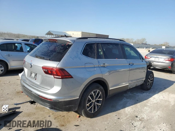 2020 Volkswagen Tiguan SE z VIN 3VV3B7AX4LM113769, wystawiony jako Copart lot #52862055 z przebiegiem 95 920 mil mil oraz Szkoda całkowita • Salvage title. Historia ofert i sprzedaży dostępna na DreamBid. Obrazek 3.