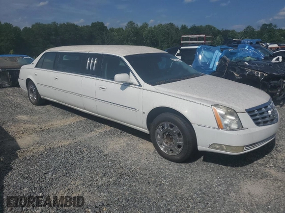2009 Cadillac DTS Professional Limousine z VIN 1GEEK90Y09U550239, wystawiony jako Copart lot #56123134 z przebiegiem Nie podano mil oraz Szkoda całkowita • Salvage title. Historia ofert i sprzedaży dostępna na DreamBid. Obrazek 4.