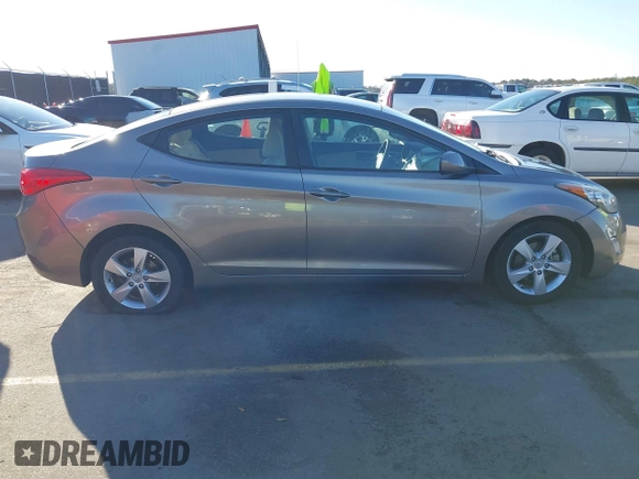 2013 Hyundai Elantra GLS z VIN 5NPDH4AE7DH174538, wystawiony jako IAAI lot #41428026 z przebiegiem 158 066 mil mil oraz . Historia ofert i sprzedaży dostępna na DreamBid. Obrazek 13.