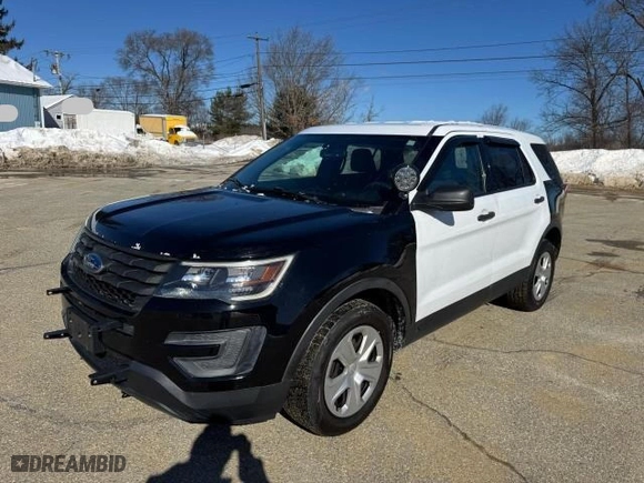 2018 Ford Police Interceptor Utility with VIN 1FM5K8AR4JGA32224, listed as a Copart auction lot 46295085 with 121,565 mi miles and Clean Title. Bid and sale history available at carsss.com. Image 2.