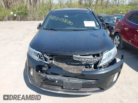 2014 Kia Sorento SX z VIN 5XYKWDA70EG455636, wystawiony jako IAAI lot #42015880 z przebiegiem 211 075 mil mil oraz . Historia ofert i sprzedaży dostępna na DreamBid. Obrazek 12.