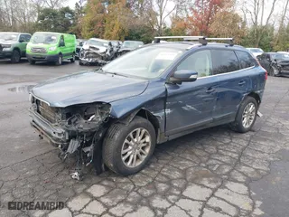 2010 Volvo XC60 3.0T with VIN YV4992DZ2A2119737, listed as a IAAI auction lot 41313329 with 101,112 mi miles. Bid and sale history available at carsss.com. Image 2.