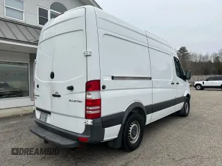 2014 Mercedes-Benz Sprinter with VIN WD3BE7DC7E5894980, listed as a Copart auction lot 85545514 with 402,335 mi miles and Clean Title. Bid and sale history available at DreamBid. Image 4.