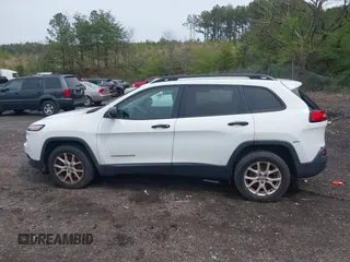2017 Jeep Cherokee Altitude z VIN 1C4PJLAS8HW663337, wystawiony jako IAAI lot #41872749 z przebiegiem 188 153 mil mil oraz . Historia ofert i sprzedaży dostępna na DreamBid. Obrazek 14.