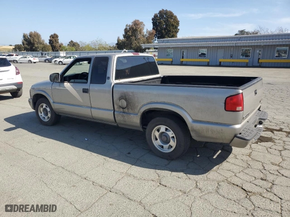 2002 GMC Sonoma SLS with VIN 1GTCS195028184355, listed as a Copart auction lot 54255905 with 218,655 mi miles and Clean Title. Bid and sale history available at carsss.com. Image 2.