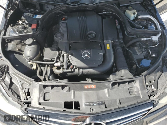 2014 Mercedes-Benz C 250 Sport с VIN WDDGF4HB8EA947546, выставлен на аукционе Copart как лот 61489175 с пробегом 130 482 миль миль и Чистый • Clean title. История ставок и продаж доступна на DreamBid. Изображение 11.