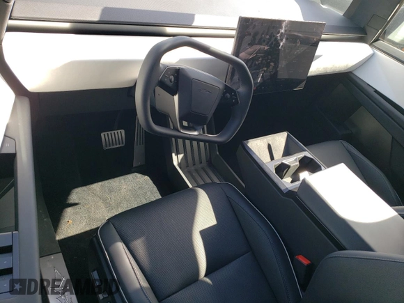 2024 Tesla Cybertruck z VIN 7G2CEHED8RA006307, wystawiony jako Copart lot #74118474 z przebiegiem 1773 mil mil oraz Szkody całkowita. Historia ofert i sprzedaży dostępna na DreamBid. Obrazek 8.