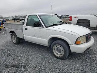 2001 GMC Sonoma SL with VIN 1GTCS145418107204, listed as a Copart auction lot 42218135 with 187,009 mi miles and Clean Title. Bid and sale history available at carsss.com. Image 4.