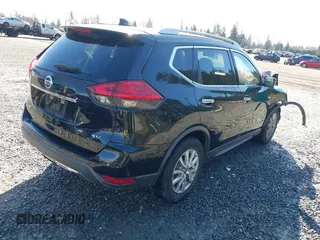 2017 Nissan Rogue SV with VIN KNMAT2MT4HP568220, listed as a IAAI auction lot 41883086 with 98,450 mi miles. Bid and sale history available at carsss.com. Image 4.