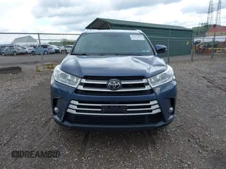 2017 Toyota Highlander XLE with VIN 5TDJZRFH8HS391841, listed as a IAAI auction lot 42170249 with 93,362 mi miles and . Bid and sale history available at DreamBid. Image 12.