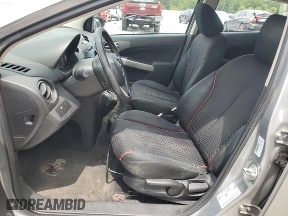 2013 Mazda 2 Touring z VIN JM1DE1LZ5D0162425, wystawiony jako Copart lot #59033595 z przebiegiem 225 932 mil mil oraz Szkoda całkowita • Salvage title. Historia ofert i sprzedaży dostępna na DreamBid. Obrazek 7.