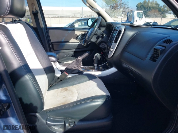 2005 Mercury Mariner Luxury with VIN 4M2CU57135DJ07230, listed as a IAAI auction lot 41461657 with 267,105 mi miles. Bid and sale history available at carsss.com. Image 5.