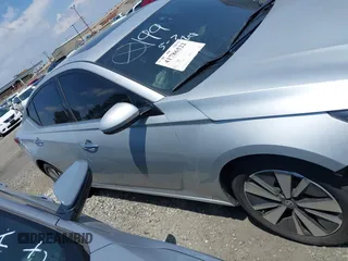 2019 Nissan Altima SL with VIN 1N4BL4EV3KC230490, listed as a IAAI auction lot 41786522 with 113,320 mi miles and . Bid and sale history available at DreamBid. Image 12.