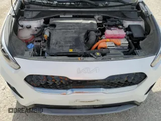 2022 Kia Niro Touring SE with VIN KNDCC3LC8N5532988, listed as a Copart auction lot 68853564 with 13,535 mi miles and Salvage Title. Bid and sale history available at carsss.com. Image 12.