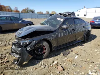 2025 BMW M3 Competition xDrive z VIN WBS33HJ03SFT87704, wystawiony jako Copart lot #77317434 z przebiegiem Nie podano mil oraz Szkoda całkowita • Salvage title. Historia ofert i sprzedaży dostępna na DreamBid. Obrazek 1.