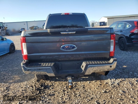 2018 Ford F-250 XL z VIN 1FT7W2BT2JEB62944, wystawiony jako Copart lot #88755885 z przebiegiem 145 386 mil mil oraz Czysty tytuł • Clean title. Historia ofert i sprzedaży dostępna na DreamBid. Obrazek 6.