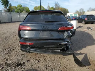 2024 Audi Q5 S line Premium z VIN WA1GAAFY6R2112201, wystawiony jako Copart lot #54532985 z przebiegiem 10 795 mil mil oraz Szkoda całkowita • Salvage title. Historia ofert i sprzedaży dostępna na DreamBid. Obrazek 6.