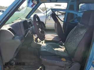 1995 Geo Tracker z VIN 2CNBE18UXS6930601, wystawiony jako Copart lot #76079094 z przebiegiem 276 136 mil mil oraz Szkody całkowita. Historia ofert i sprzedaży dostępna na DreamBid. Obrazek 7.