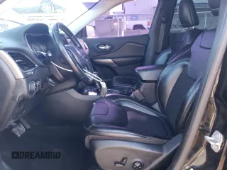 2019 Jeep Cherokee Altitude с VIN 1C4PJMLX3KD408306, выставлен на аукционе Copart как лот 83896874 с пробегом 128 054 миль миль и Списание • Salvage title. История ставок и продаж доступна на DreamBid. Изображение 7.