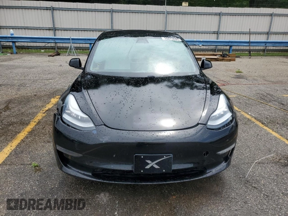 2019 Tesla Model 3 Mid Range z VIN 5YJ3E1EA5KF301714, wystawiony jako Copart lot #55273595 z przebiegiem Nie podano mil oraz Szkoda całkowita • Salvage title. Historia ofert i sprzedaży dostępna na DreamBid. Obrazek 5.