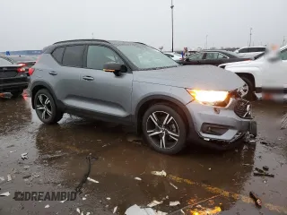 2019 Volvo XC40 R-Design with VIN YV4162UM3K2102750, listed as a Copart auction lot 51087625 with 31,388 mi miles and Clean title. Bid and sale history available at DreamBid. Image 4.